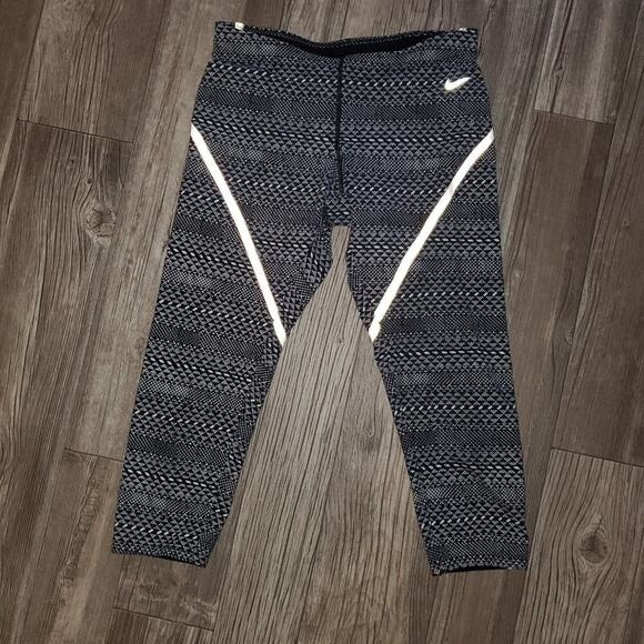 Nike Pants - Nike Dri-Fit Lux Capri Reflective Crop LeggingsEUC